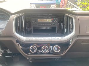 Nội thất xe tải IZ50S Thùng Kín