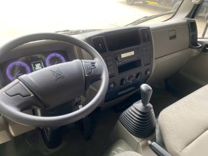 Nội thất xe tải IZ71SL Plus Thùng Kín