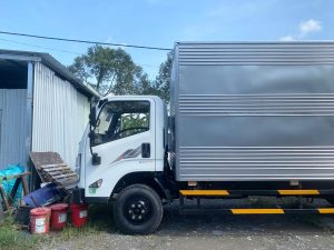 Ngoại thất xe tải IZ71SL Plus Thùng Kín